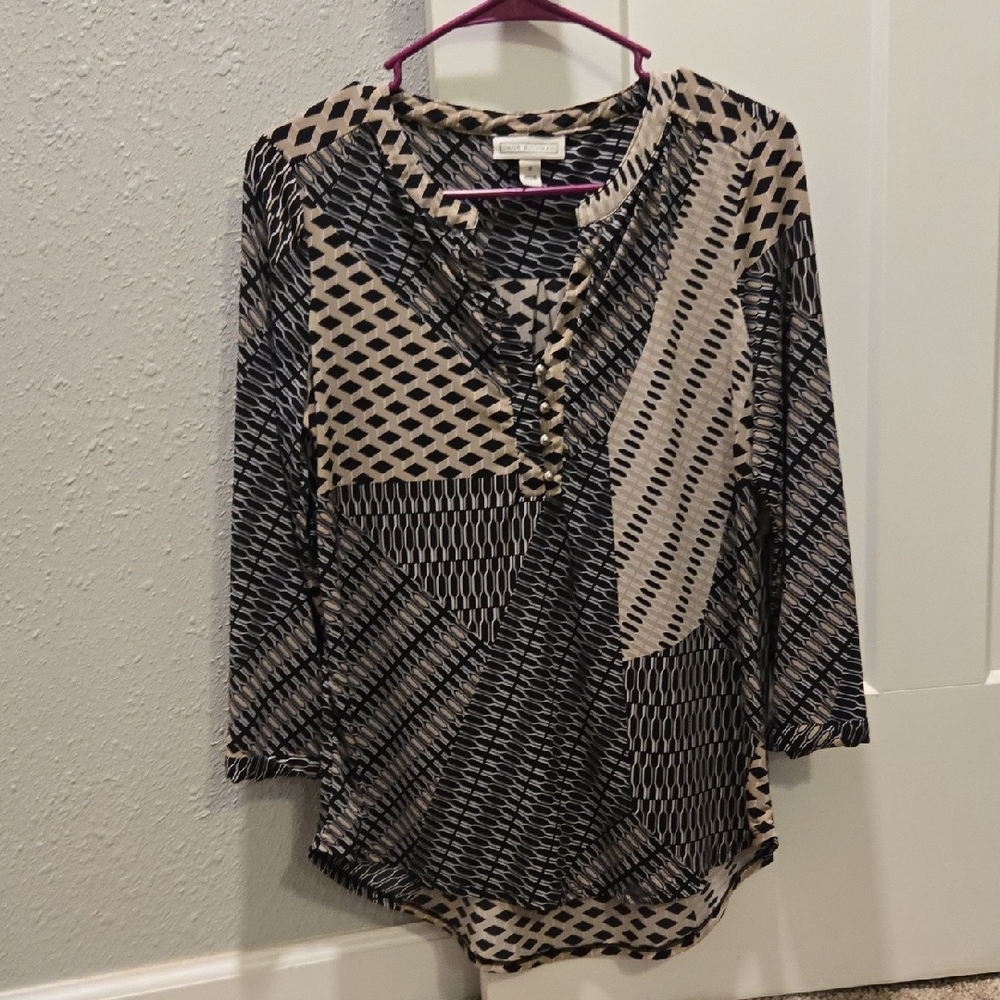 Dana Buchman Black and Tan Geometric Blouse